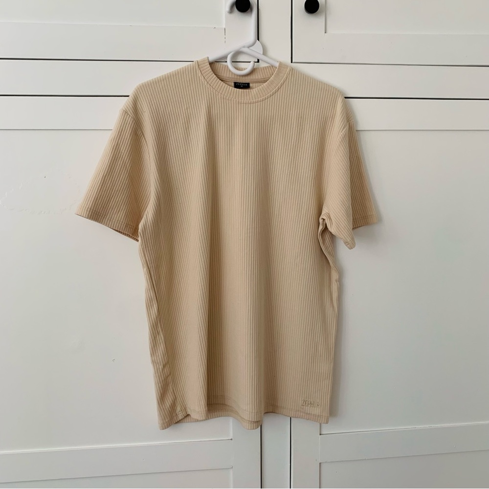 Zephyr Cream Ribbed T-shirt Size Medium
